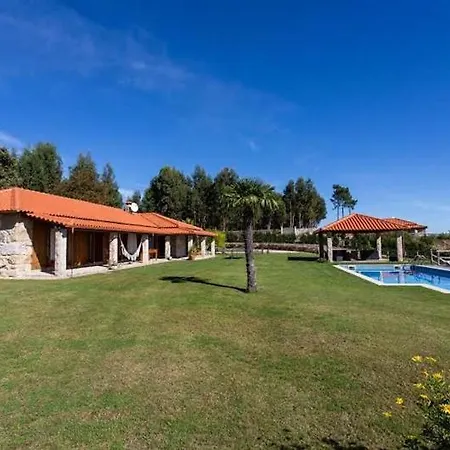 Дом отдыха Luxury Spacious Farmhouse With Great Land Viewa *