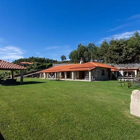 Дом отдыха Luxury Spacious Farmhouse With Great Land Viewa