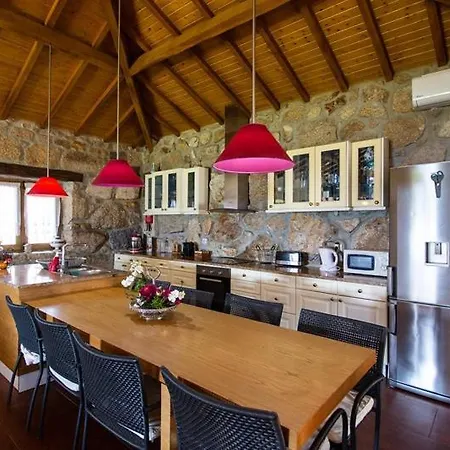 Luxury Spacious Farmhouse With Great Land Viewa Селорику-ди-Башту