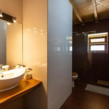 Luxury Spacious Farmhouse With Great Land Viewa
