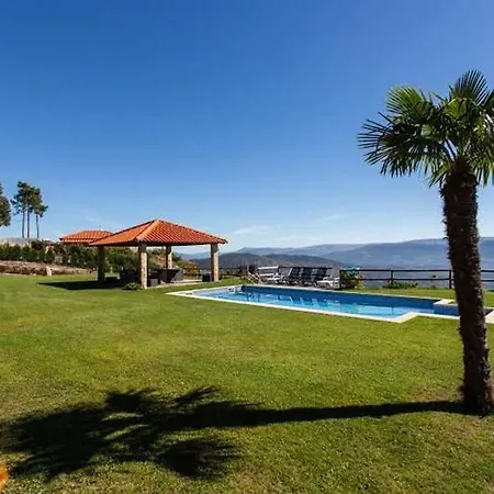 Дом отдыха Luxury Spacious Farmhouse With Great Land Viewa Селорику-ди-Башту
