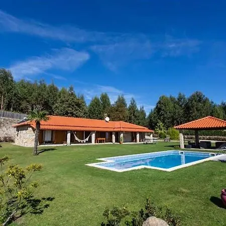 Luxury Spacious Farmhouse With Great Land Viewa *