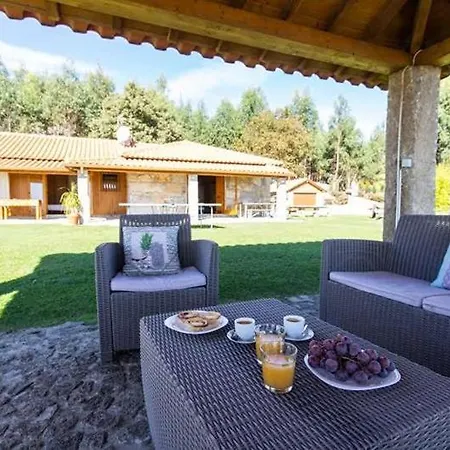 Дом отдыха Luxury Spacious Farmhouse With Great Land Viewa