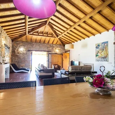 Luxury Spacious Farmhouse With Great Land Viewa *