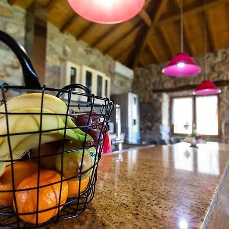 Luxury Spacious Farmhouse With Great Land Viewa Селорику-ди-Башту