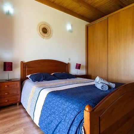 Дом отдыха Luxury Spacious Farmhouse With Great Land Viewa Селорику-ди-Башту